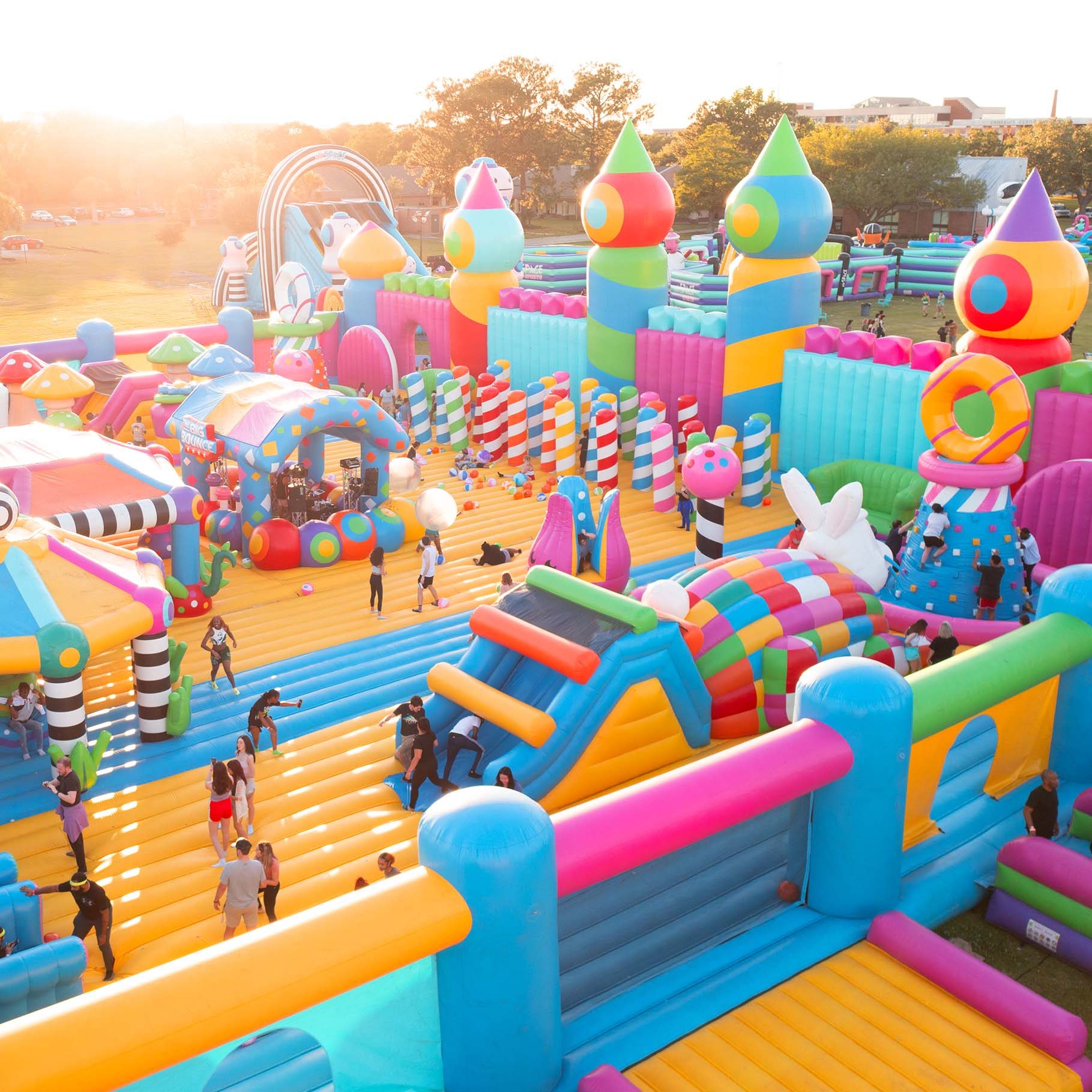 The Big Bounce Canada - The Worlds Biggest Bouncy Castle!